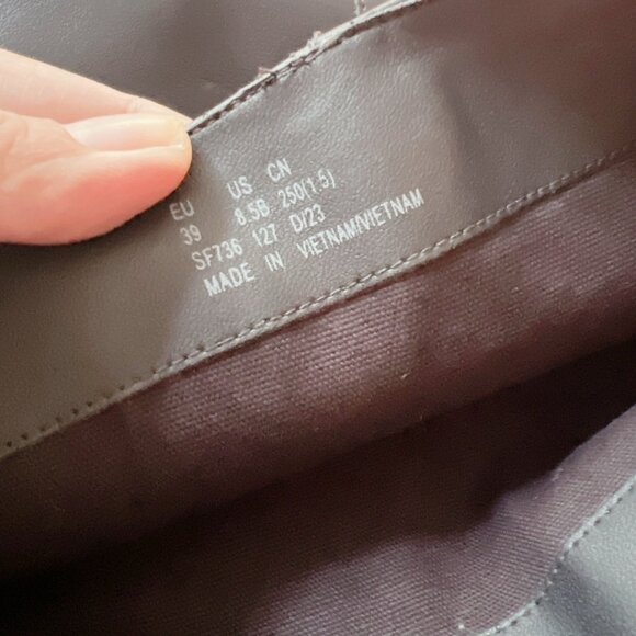 Stuart Weitzman Chicago Over-the-Knee Lug Boots Black Leather US 8.5 - Picture 10 of 10